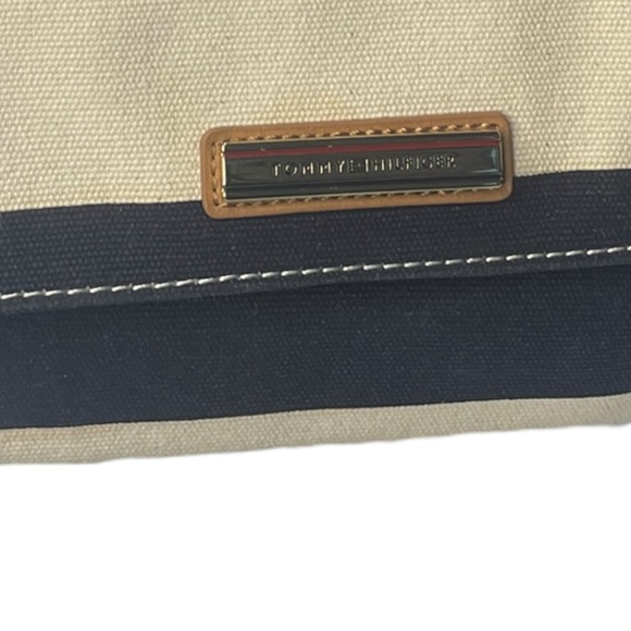 Tommy Hilfiger Blue & White Canvas Wristlet - Picture 2 of 8